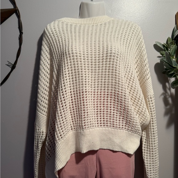 Elegant Cream Knit Sweater - Picture 1 of 1
